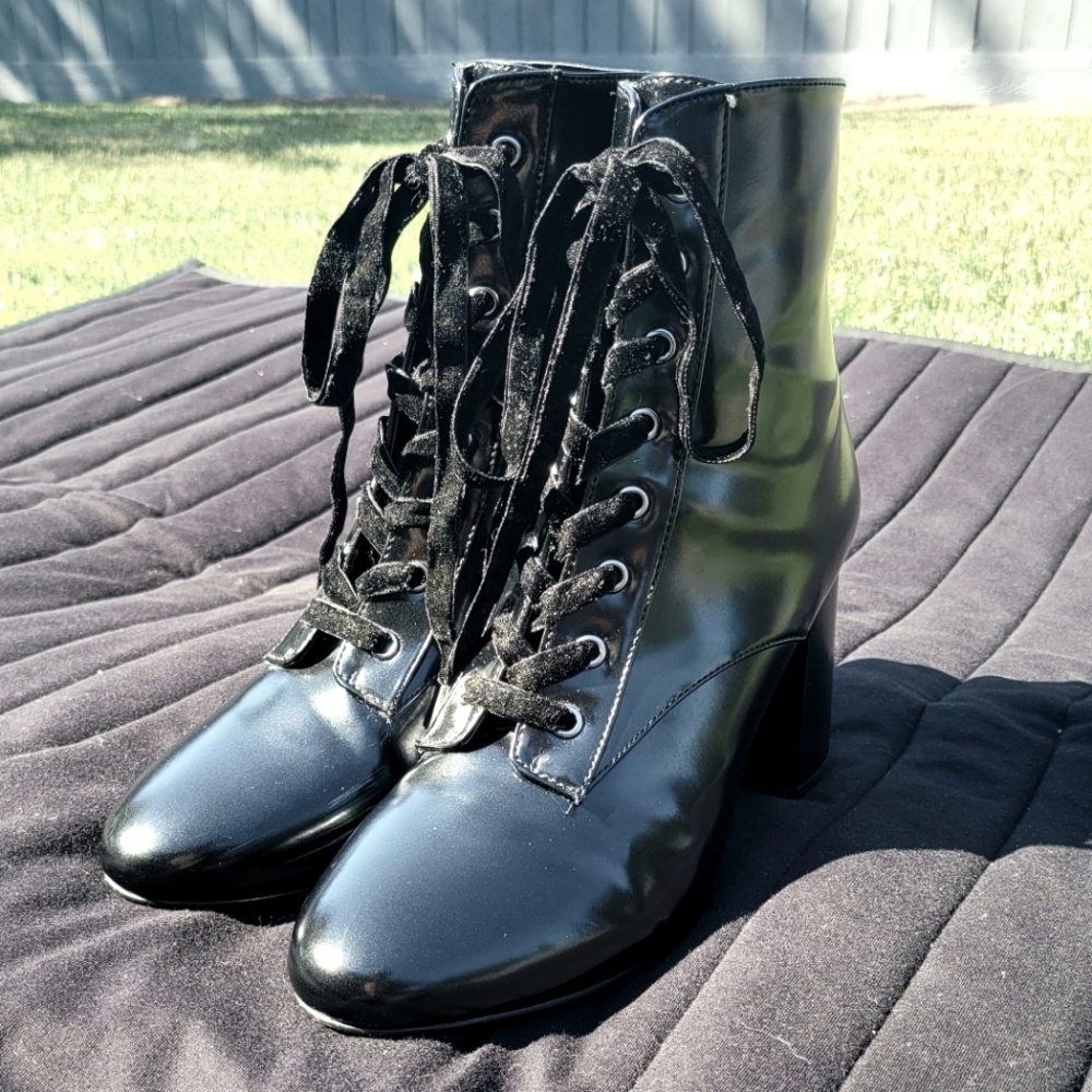 Forever 21 Black Patent Lace-Up Heeled Boots Sz 10